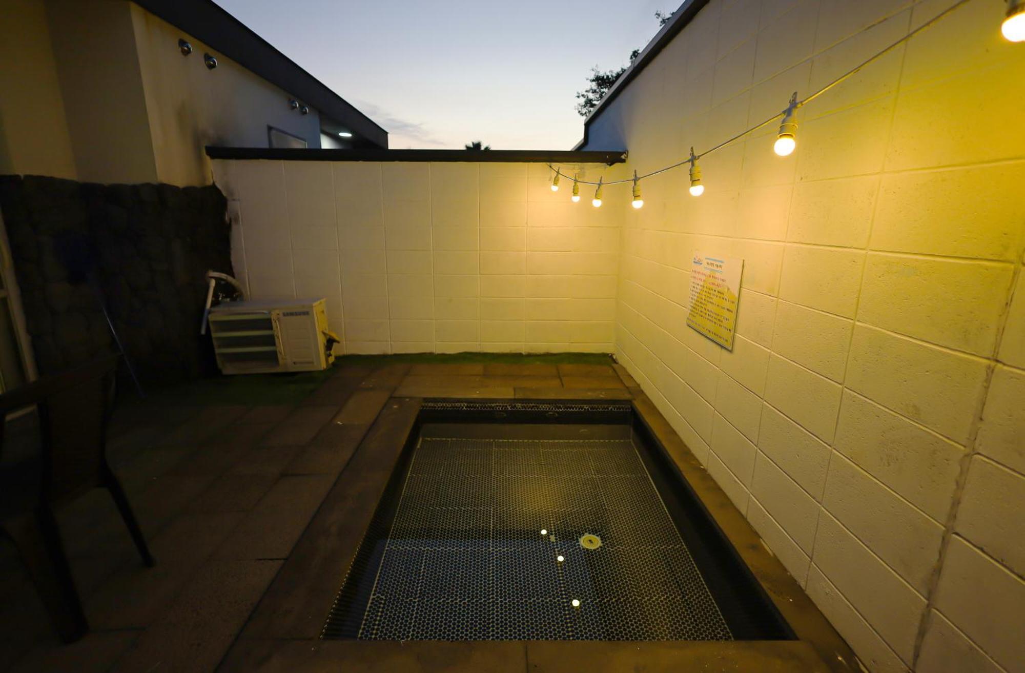 Pool And Villa Sorang Jeju Exterior photo
